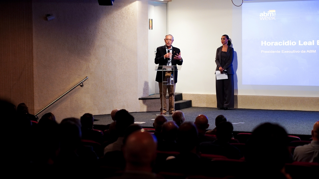 ABM e Casa de Metal recebem associados e patrocinadores para conhecer espaço cultural e apresentar, em primeira mão, a programação e as atrações da 8ª edição da ABM Week